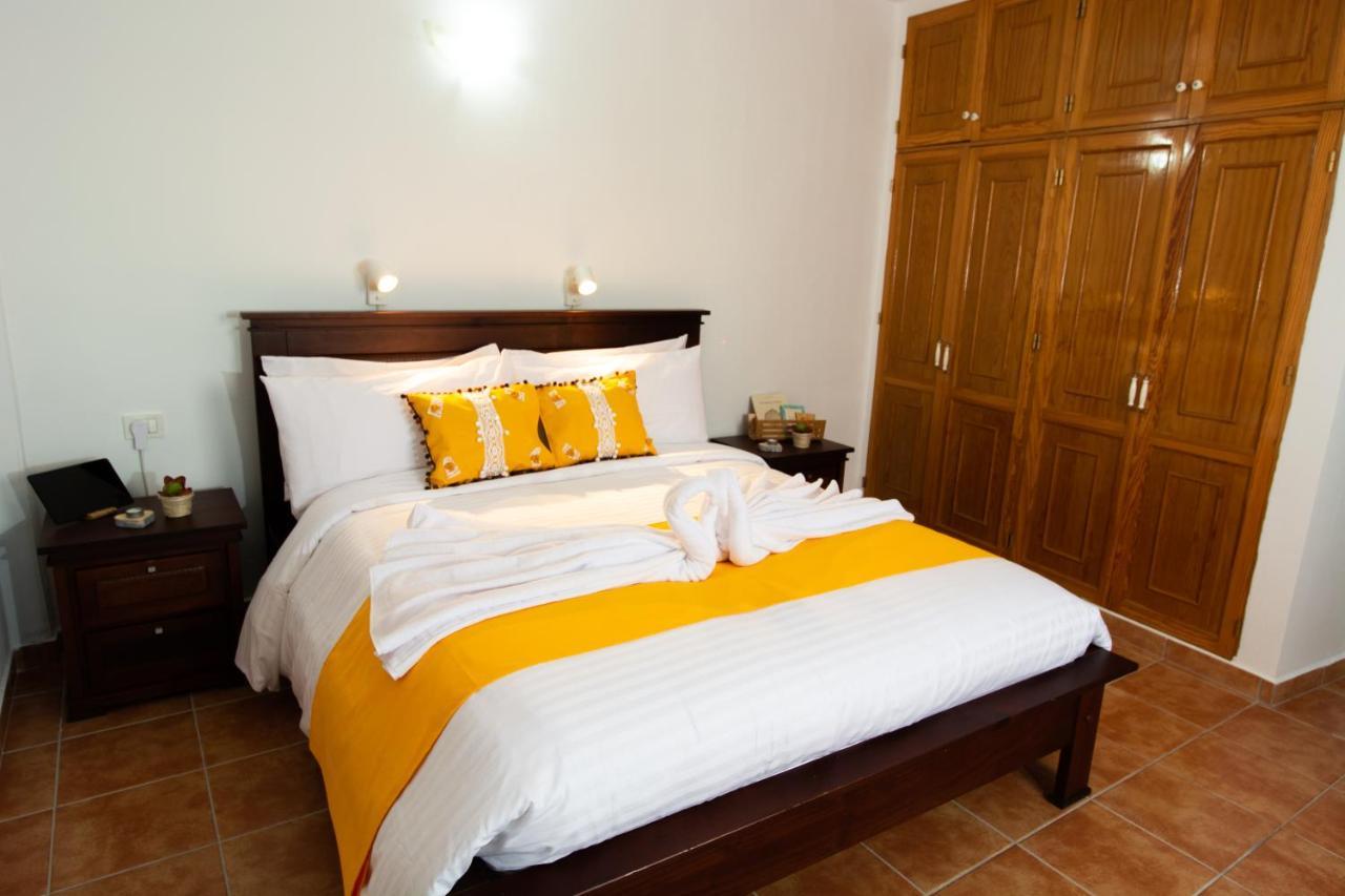 Geko Hotels Los Llanillos Екстериор снимка
