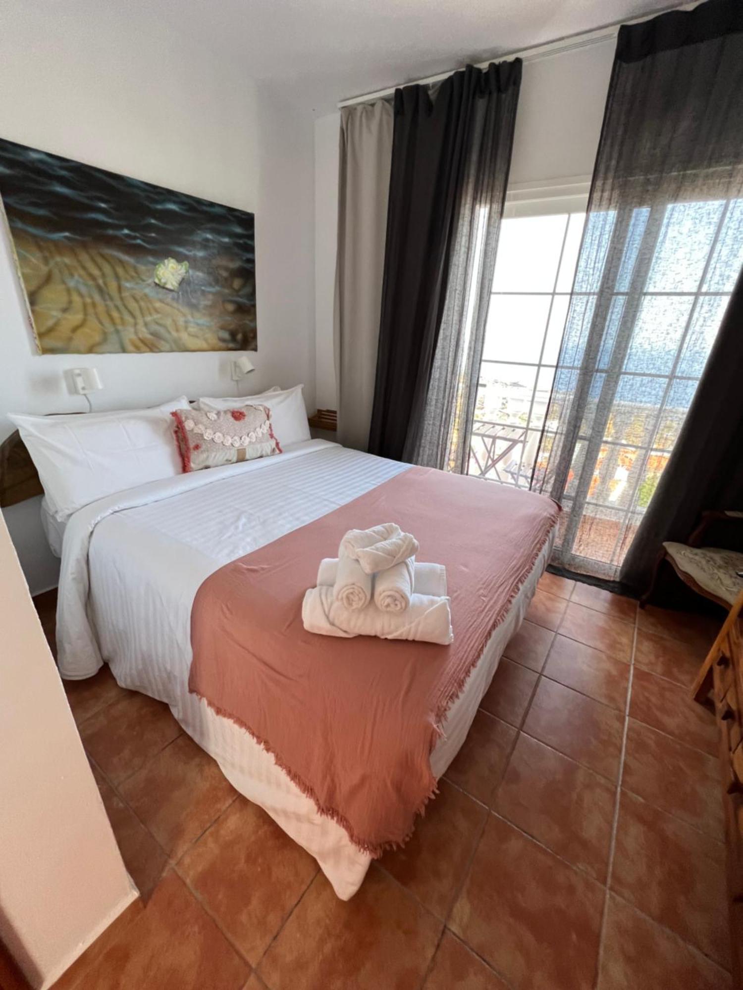 Geko Hotels Los Llanillos Екстериор снимка