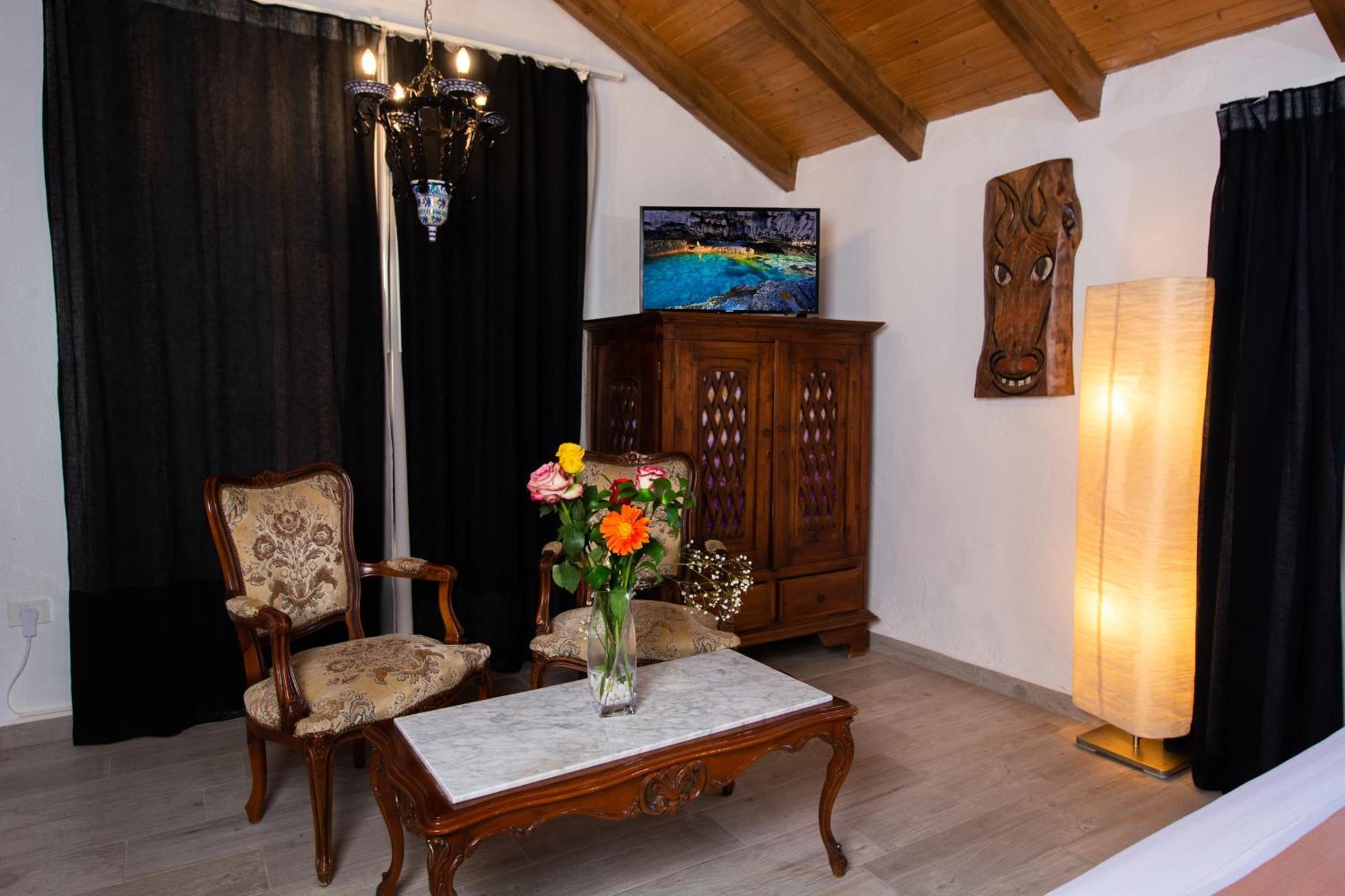 Geko Hotels Los Llanillos Екстериор снимка